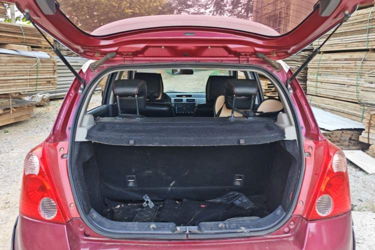 Used Suzuki Swift 2014 1.5L Automatic Fashion Edition Trunk