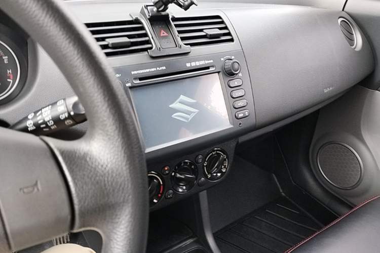 Used Suzuki Swift 2014 1.5L Automatic Fashion Edition Audio And AC Panel