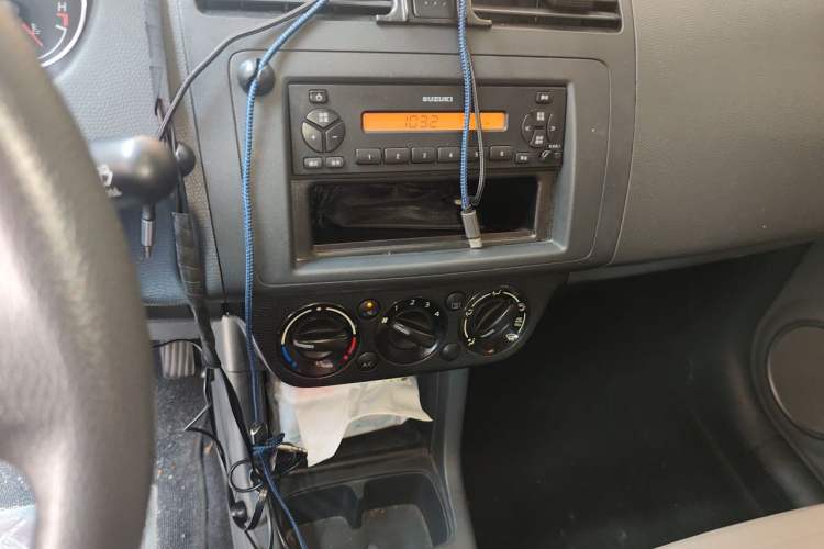 Used Suzuki Swift 2014 1.3L Manual Standard Edition Audio And AC Panel