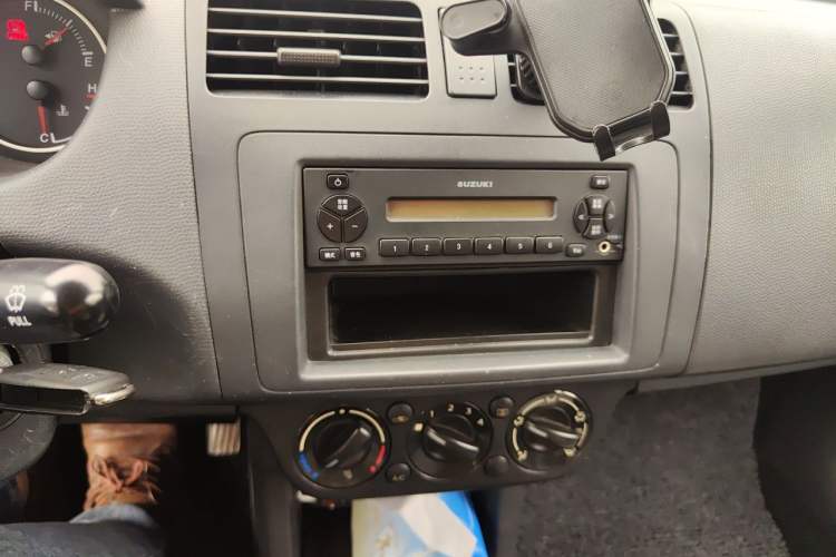 Used Suzuki Swift 2014 1.3L Manual Standard Edition Audio And AC Panel