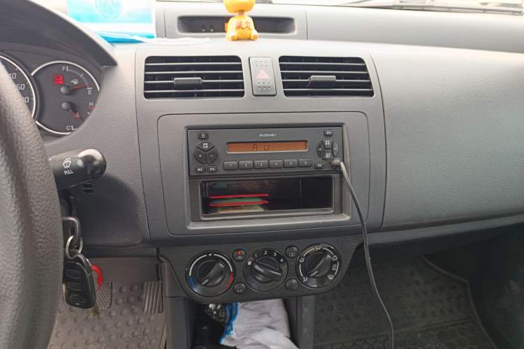 Used Suzuki Swift 2014 1.3L Manual Standard Edition Audio And AC Panel