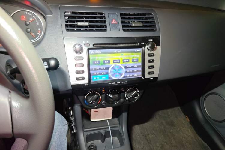 Used Suzuki Swift 2014 1.5L Manual Fashion Edition Audio And AC Panel