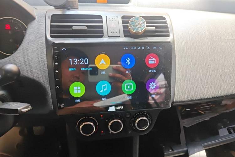 Used Suzuki Swift 2014 1.5L Manual Fashion Edition Audio And AC Panel