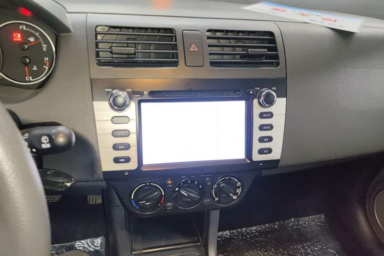 Used Suzuki Swift 2014 1.5L Automatic Fashion Edition Audio And AC Panel