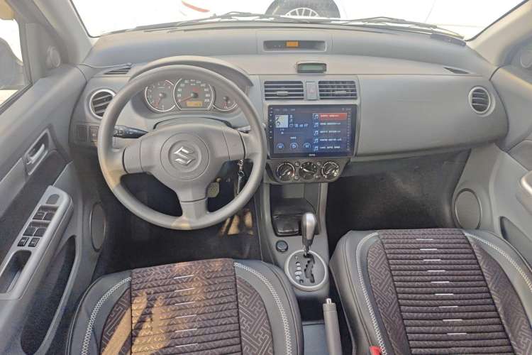 Used Suzuki Swift 2014 1.5L Automatic Fashion Edition Center Console