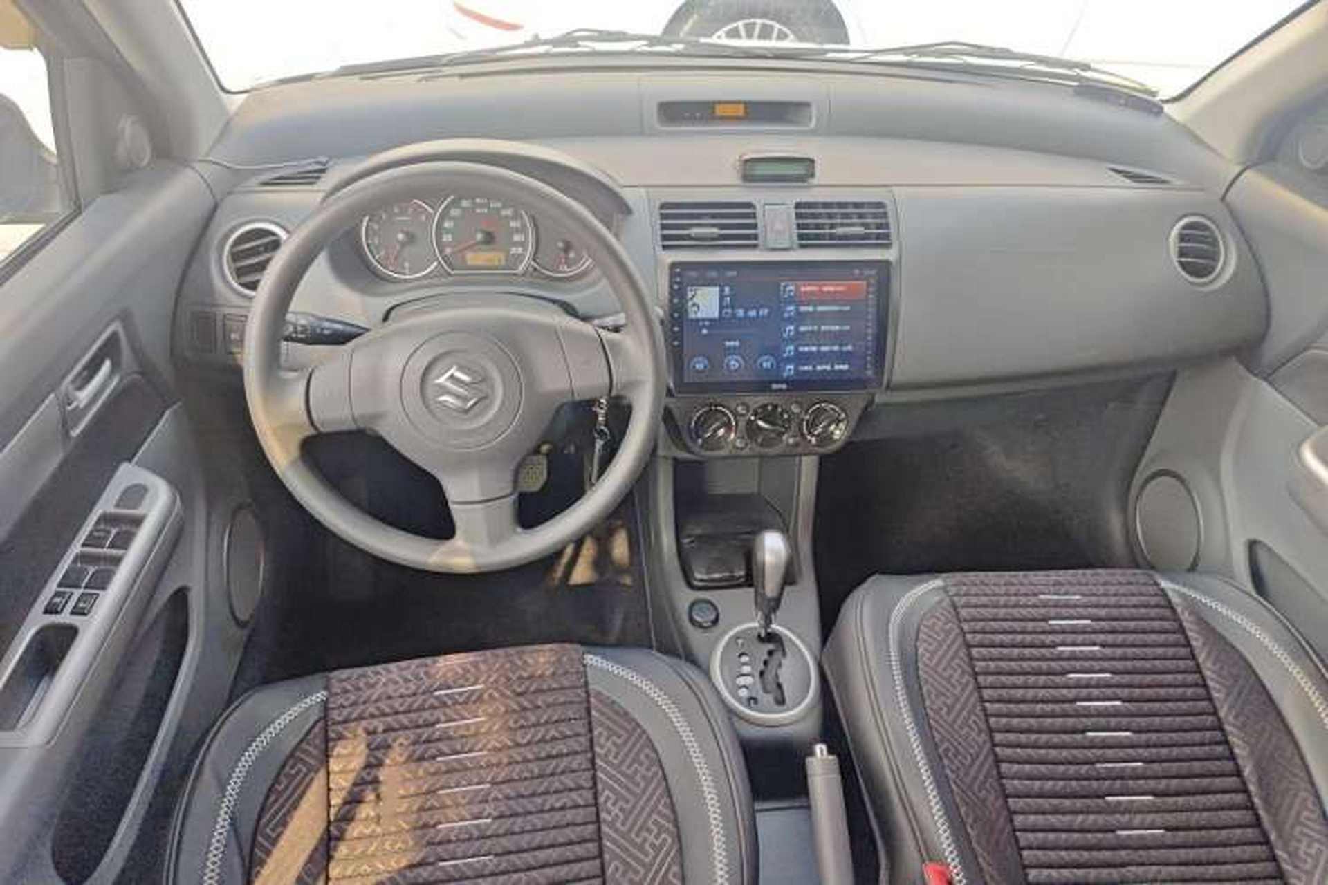 Used Suzuki Swift 2014 1.5L Automatic Fashion Edition Center Console