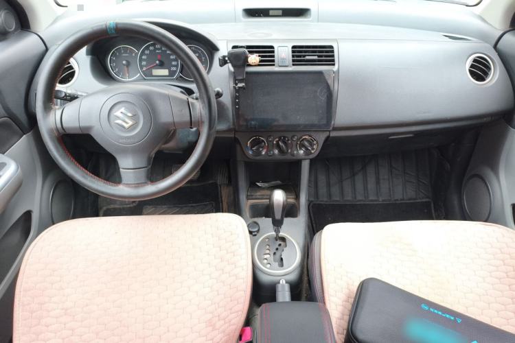 Used Suzuki Swift 2014 1.5L Automatic Fashion Edition Center Console