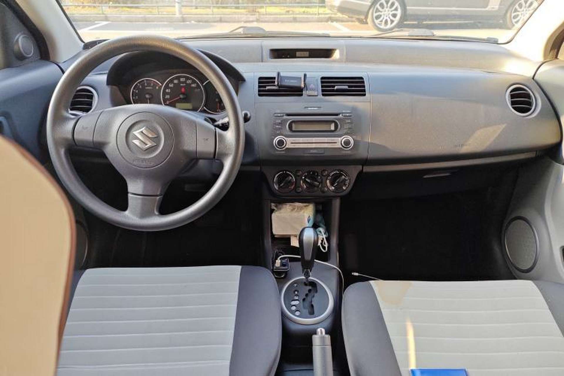 Used Suzuki Swift 2014 1.5L Automatic Fashion Edition Center Console