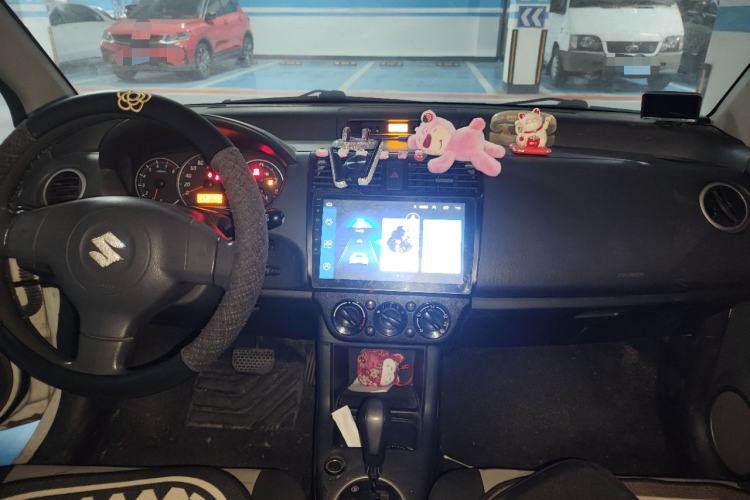 Used Suzuki Swift 2014 1.5L Automatic Fashion Edition Center Console