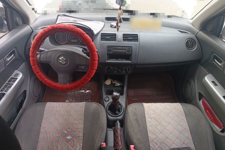 Used Suzuki Swift 2014 1.3L Manual Standard Edition Center Console