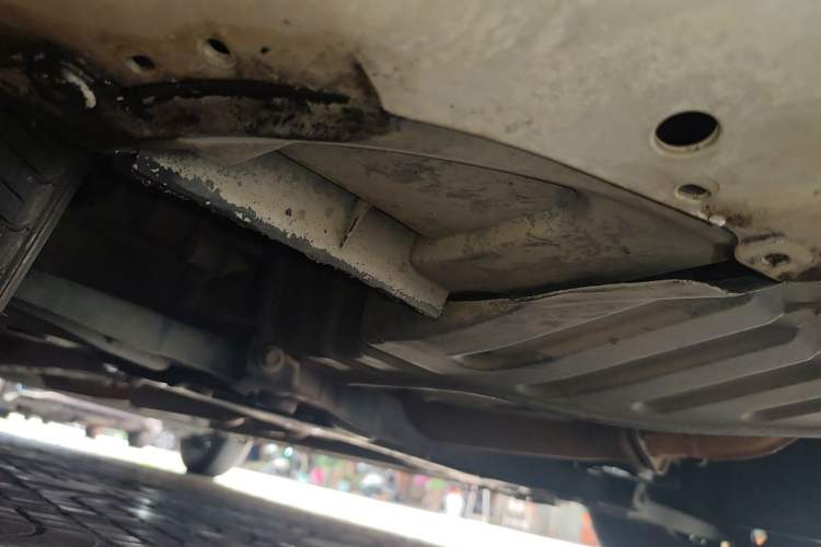 Used Suzuki Swift 2014 1.3L Manual Standard Edition Chassis Front Right
