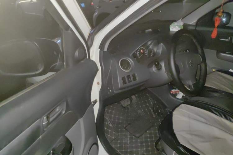 Used Suzuki Swift 2014 1.5L Automatic Fashion Edition Driver Seat