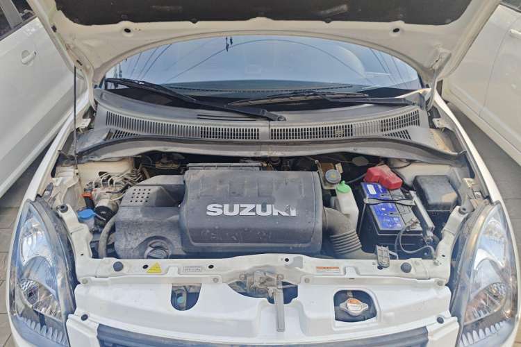 Used Suzuki Swift 2014 1.5L Automatic Fashion Edition Engine Bay