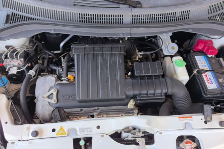 Used Suzuki Swift 2014 1.5L Automatic Fashion Edition Engine Bay