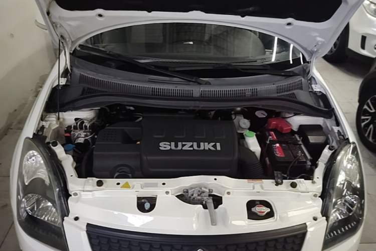 Used Suzuki Swift 2014 1.5L Automatic Fashion Edition Engine Bay
