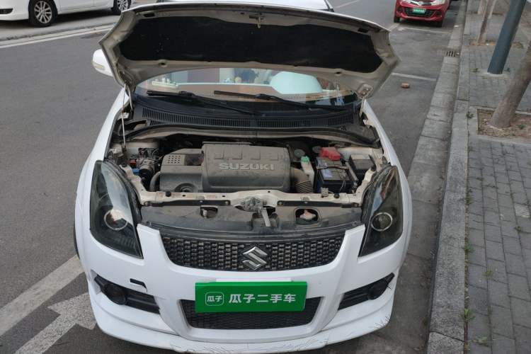 Used Suzuki Swift 2014 1.5L Automatic Fashion Edition Engine Bay