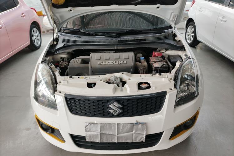 Used Suzuki Swift 2014 1.5L Automatic Fashion Edition Engine Bay