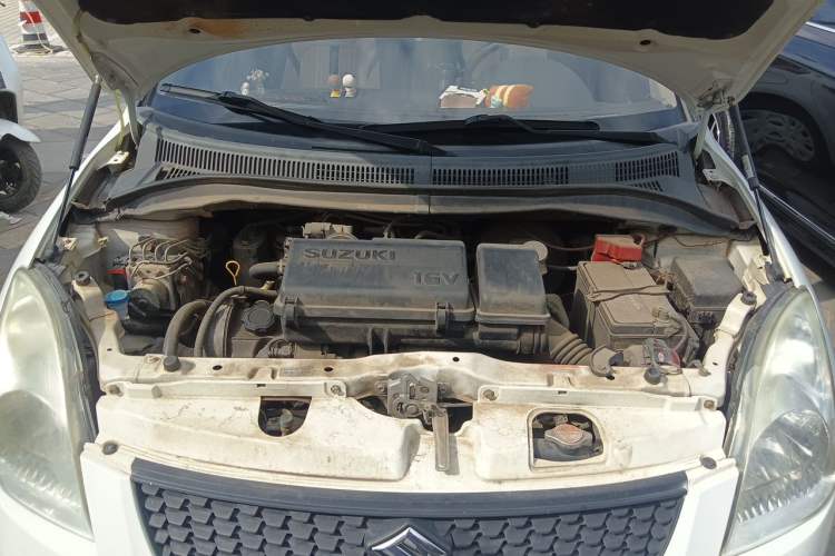 Used Suzuki Swift 2014 1.3L Manual Standard Edition Engine Bay