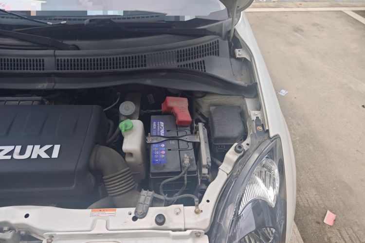 Used Suzuki Swift 2014 1.5L Automatic Fashion Edition Engine Bay Left