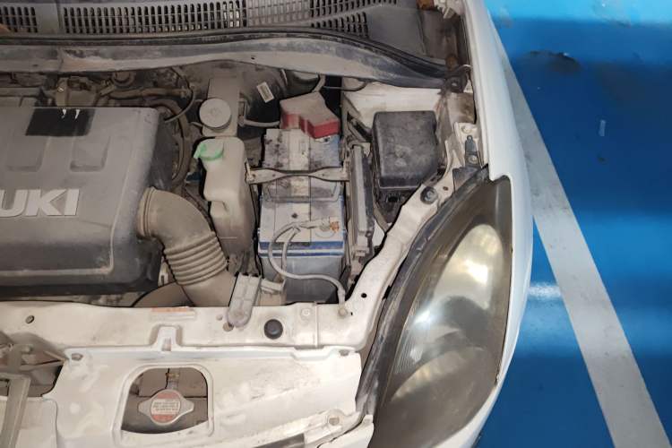 Used Suzuki Swift 2014 1.5L Automatic Fashion Edition Engine Bay Left