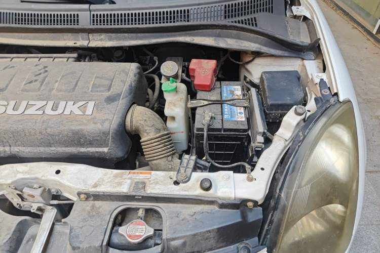 Used Suzuki Swift 2014 1.5L Manual Fashion Edition Engine Bay Left
