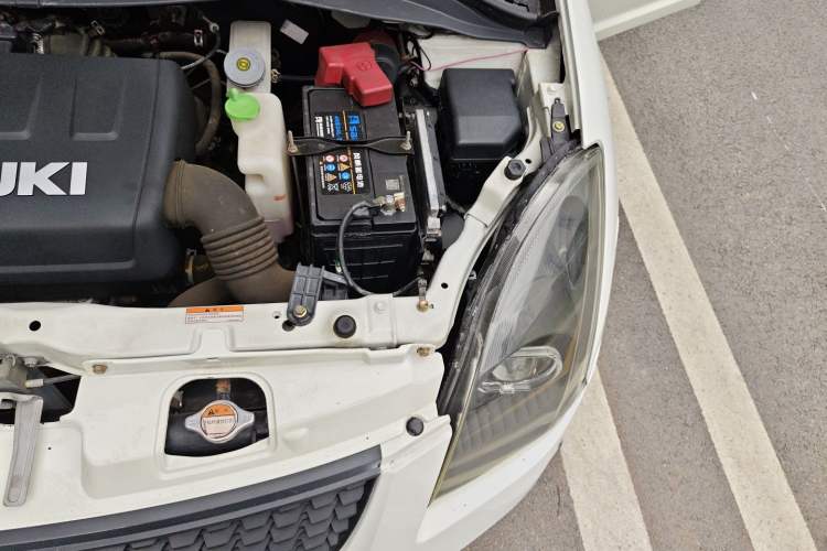 Used Suzuki Swift 2014 1.5L Automatic Fashion Edition Engine Bay Left