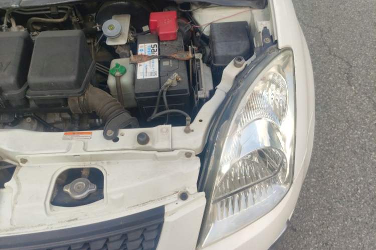 Used Suzuki Swift 2014 1.3L Manual Standard Edition Engine Bay Left