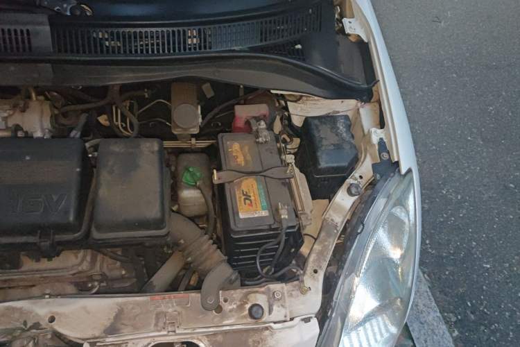 Used Suzuki Swift 2014 1.3L Manual Standard Edition Engine Bay Left