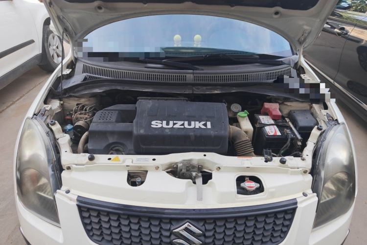 Used Suzuki Swift 2014 1.5L Manual Fashion Edition Engine Bay