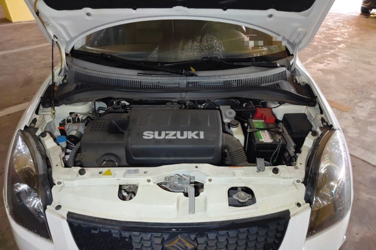 Used Suzuki Swift 2014 1.5L Manual Fashion Edition Engine Bay