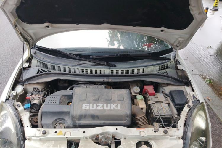 Used Suzuki Swift 2014 1.5L Automatic Fashion Edition Engine Bay