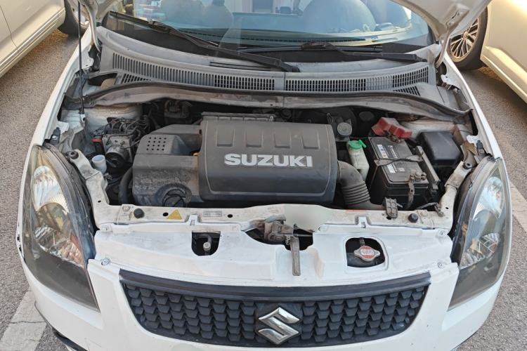 Used Suzuki Swift 2014 1.5L Automatic Fashion Edition Engine Bay