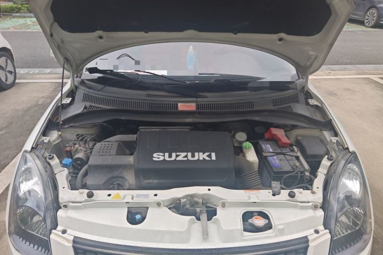 Used Suzuki Swift 2014 1.5L Automatic Fashion Edition Engine Bay