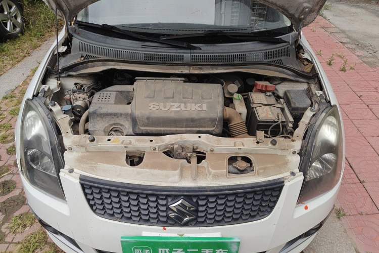 Used Suzuki Swift 2014 1.5L Automatic Fashion Edition Engine Bay