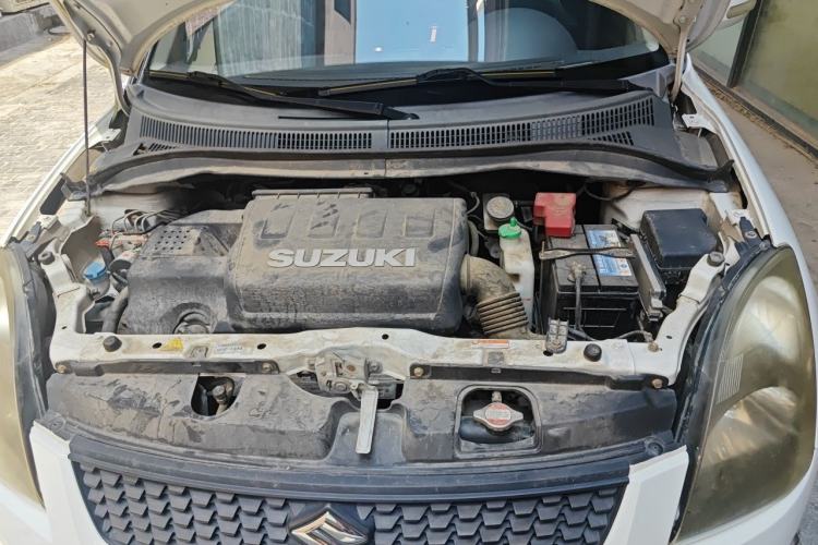 Used Suzuki Swift 2014 1.5L Manual Fashion Edition Engine Bay