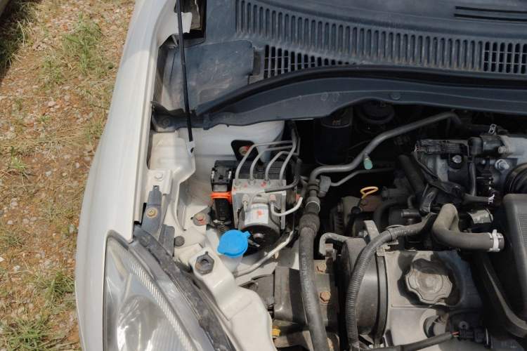 Used Suzuki Swift 2014 1.3L Manual Standard Edition Engine Bay Right