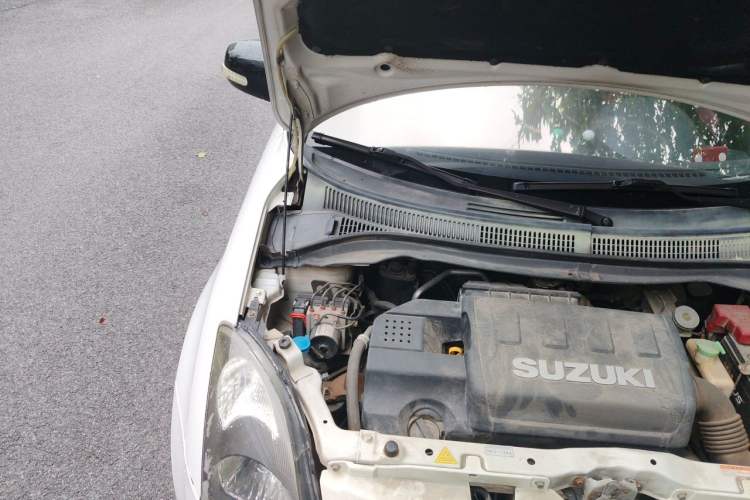 Used Suzuki Swift 2014 1.5L Automatic Fashion Edition Engine Bay Right