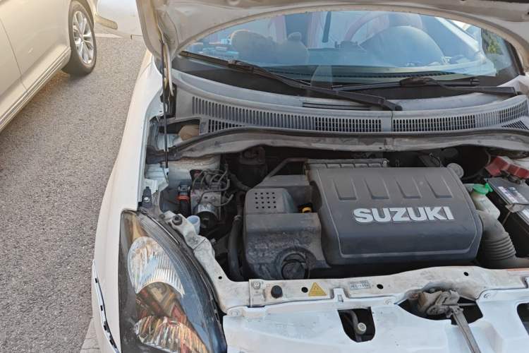 Used Suzuki Swift 2014 1.5L Automatic Fashion Edition Engine Bay Right