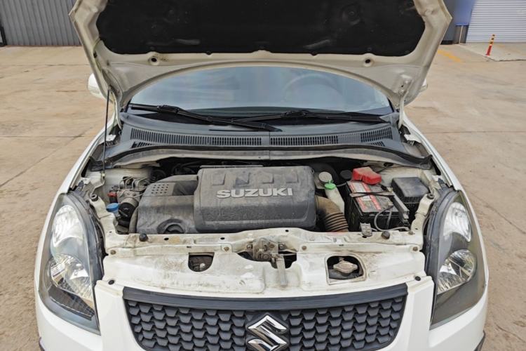 Used Suzuki Swift 2014 1.5L Automatic Fashion Edition Engine Bay