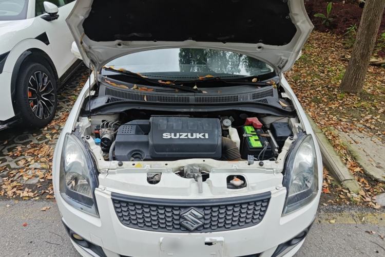 Used Suzuki Swift 2014 1.5L Automatic Fashion Edition Engine Bay