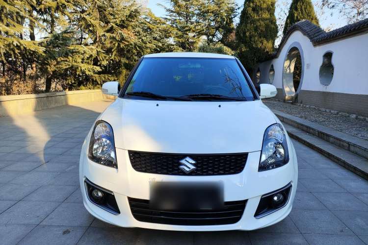 Used Suzuki Swift 2014 1.5L Automatic Fashion Edition Exterior 1