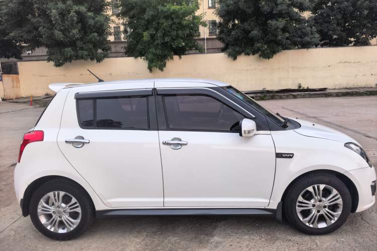 Used Suzuki Swift 2014 1.5L Automatic Fashion Edition Exterior 1
