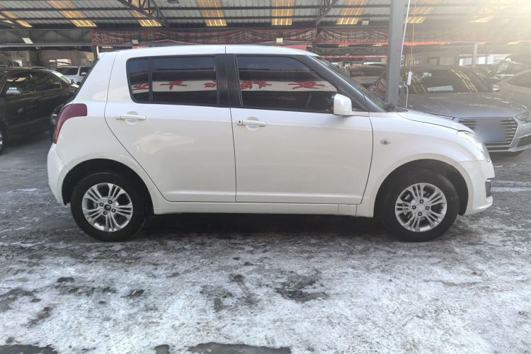 Used Suzuki Swift 2014 1.3L Manual Standard Edition Exterior 2