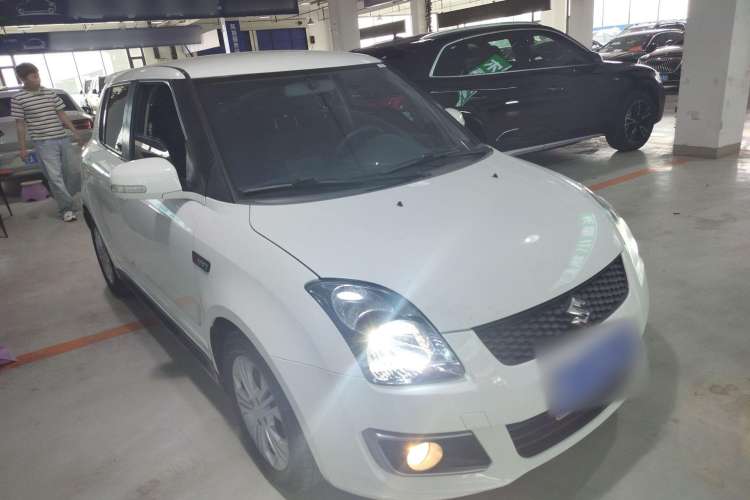 Used Suzuki Swift 2014 1.5L Automatic Fashion Edition Exterior 2