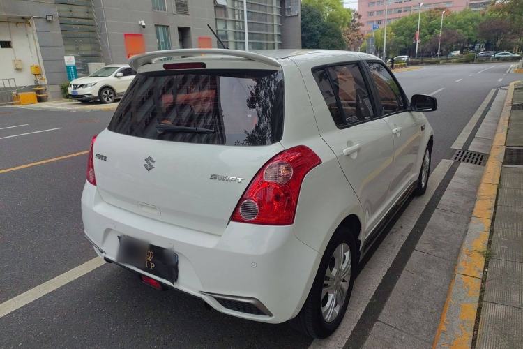 Used Suzuki Swift 2014 1.5L Automatic Fashion Edition Exterior 3