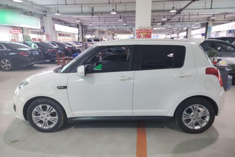 Used Suzuki Swift 2014 1.5L Automatic Fashion Edition Exterior 3