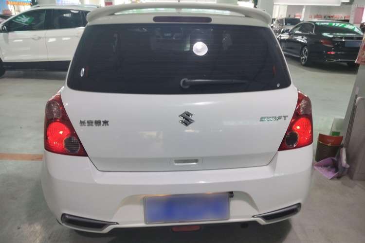 Used Suzuki Swift 2014 1.5L Automatic Fashion Edition Exterior 4