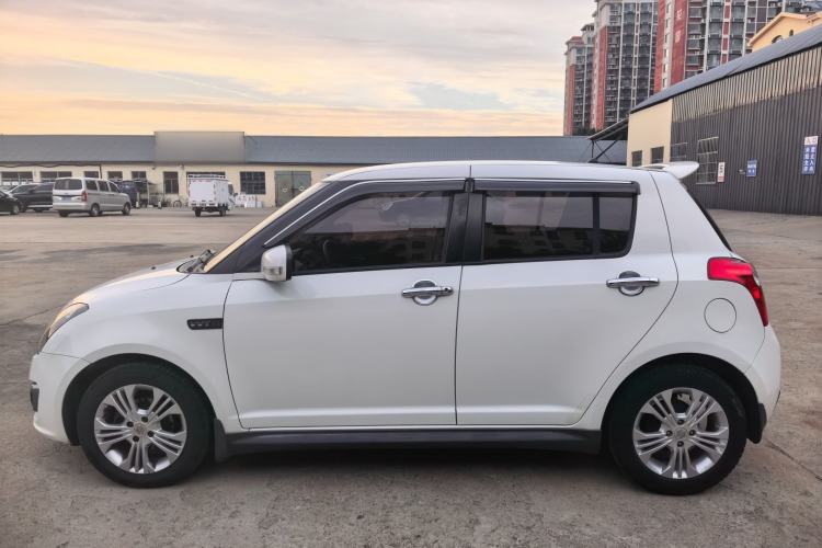 Used Suzuki Swift 2014 1.5L Automatic Fashion Edition Exterior 4