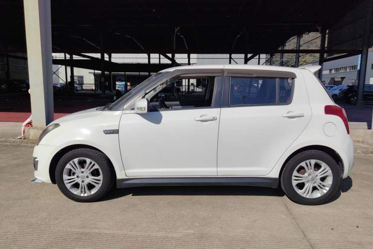Used Suzuki Swift 2014 1.5L Automatic Fashion Edition Exterior 5