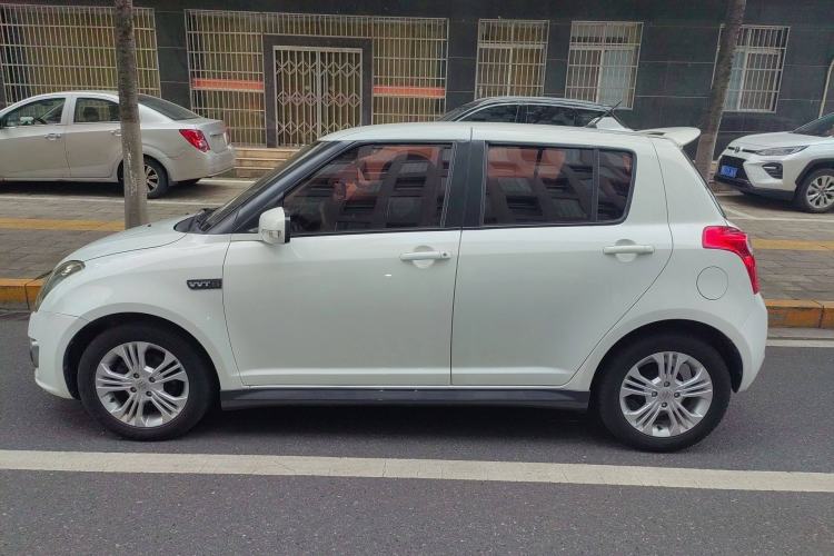 Used Suzuki Swift 2014 1.5L Automatic Fashion Edition Exterior 5